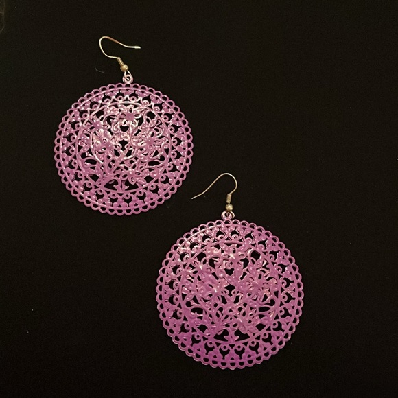 Purple Lace-like Round Dangly  Earrings - Picture 5 of 17